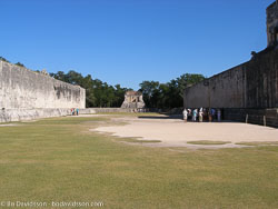 BD-101211-Chichen-Itza-114536-.jpg