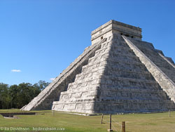 BD-101211-Chichen-Itza-114547-.jpg